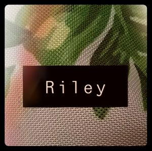 Meet your Posher, Riley